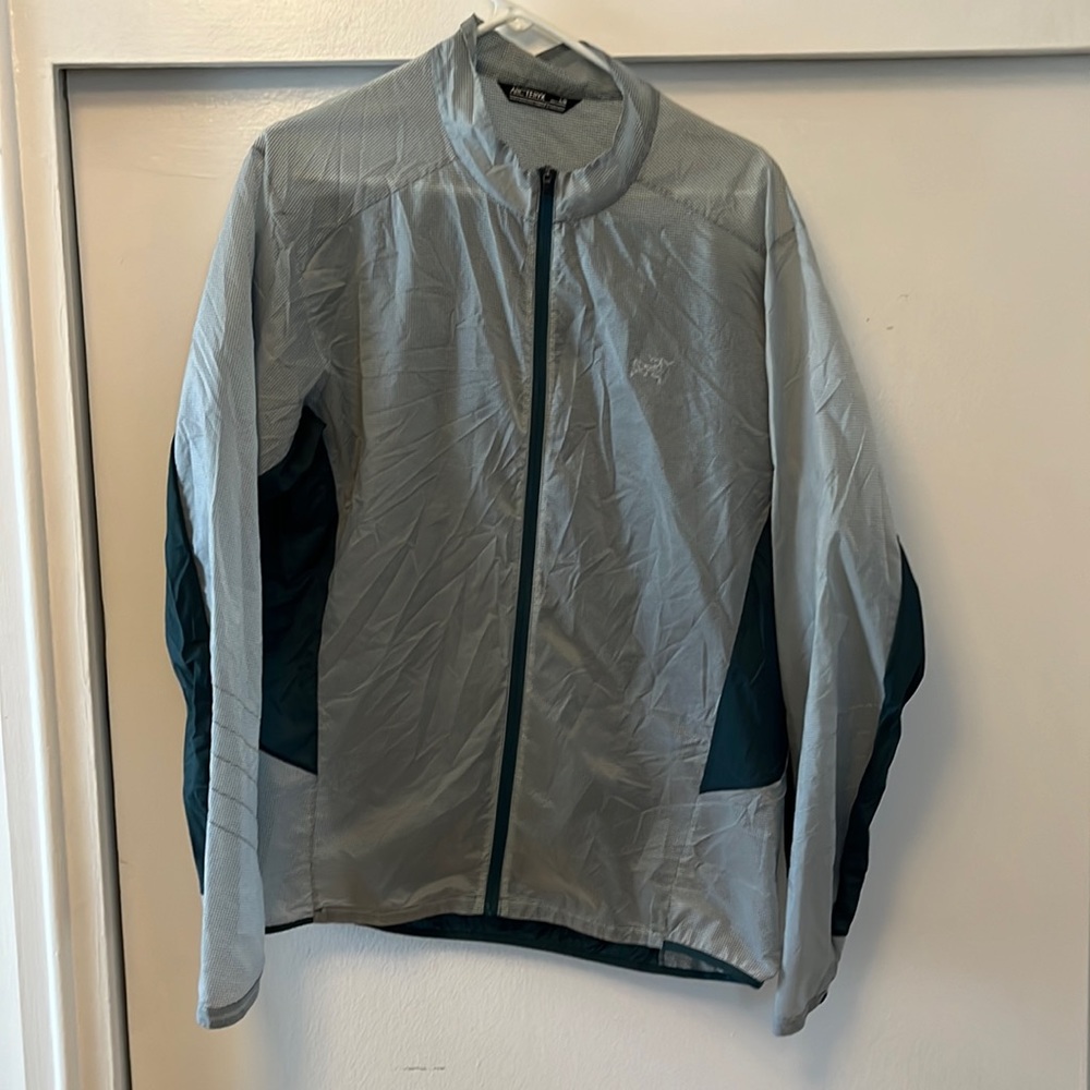 Arcteryx packable windbreaker